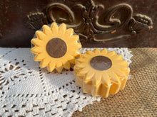 Load image into Gallery viewer, Sunflower Bath Bomb