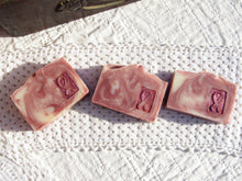 Load image into Gallery viewer, Mom&#39;s Perfume Soap